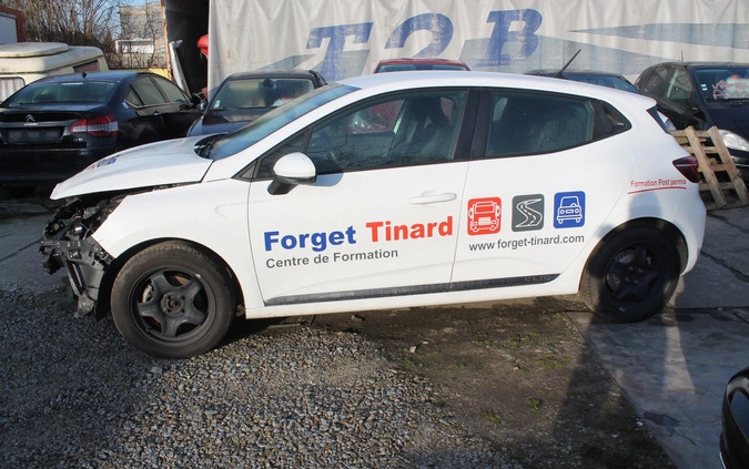Renault Clio cena 33900 przebieg: 47872, rok produkcji 2022 z Łasin małe 172